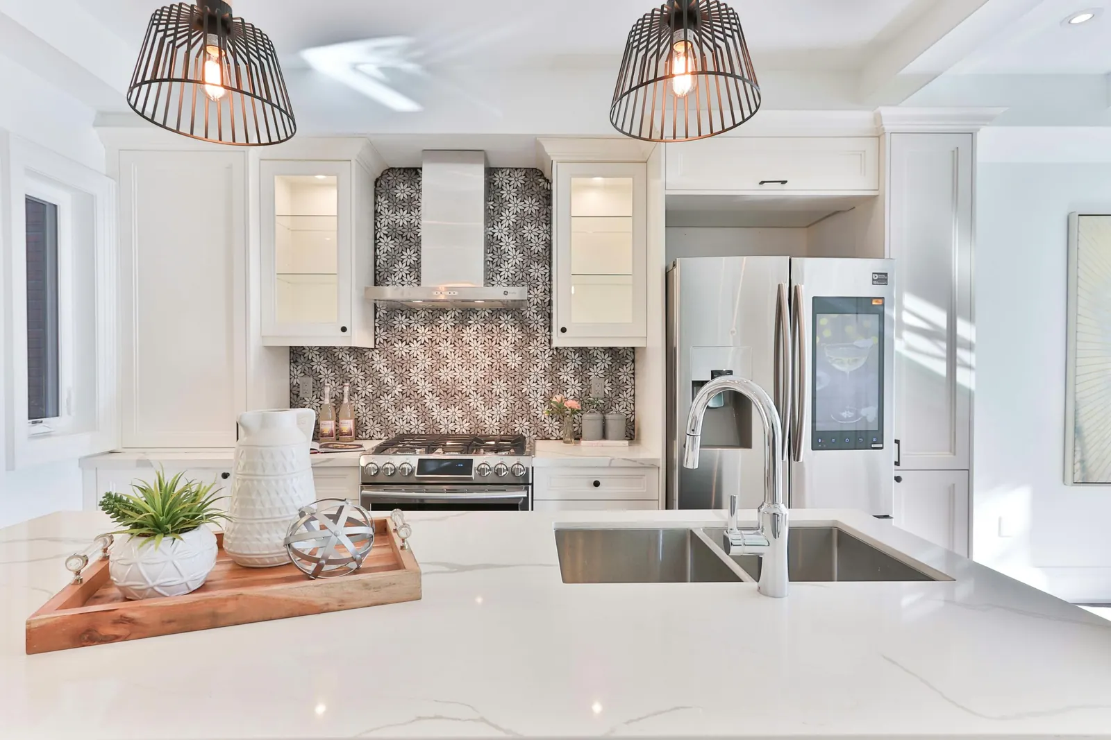What are the negatives of quartz countertops