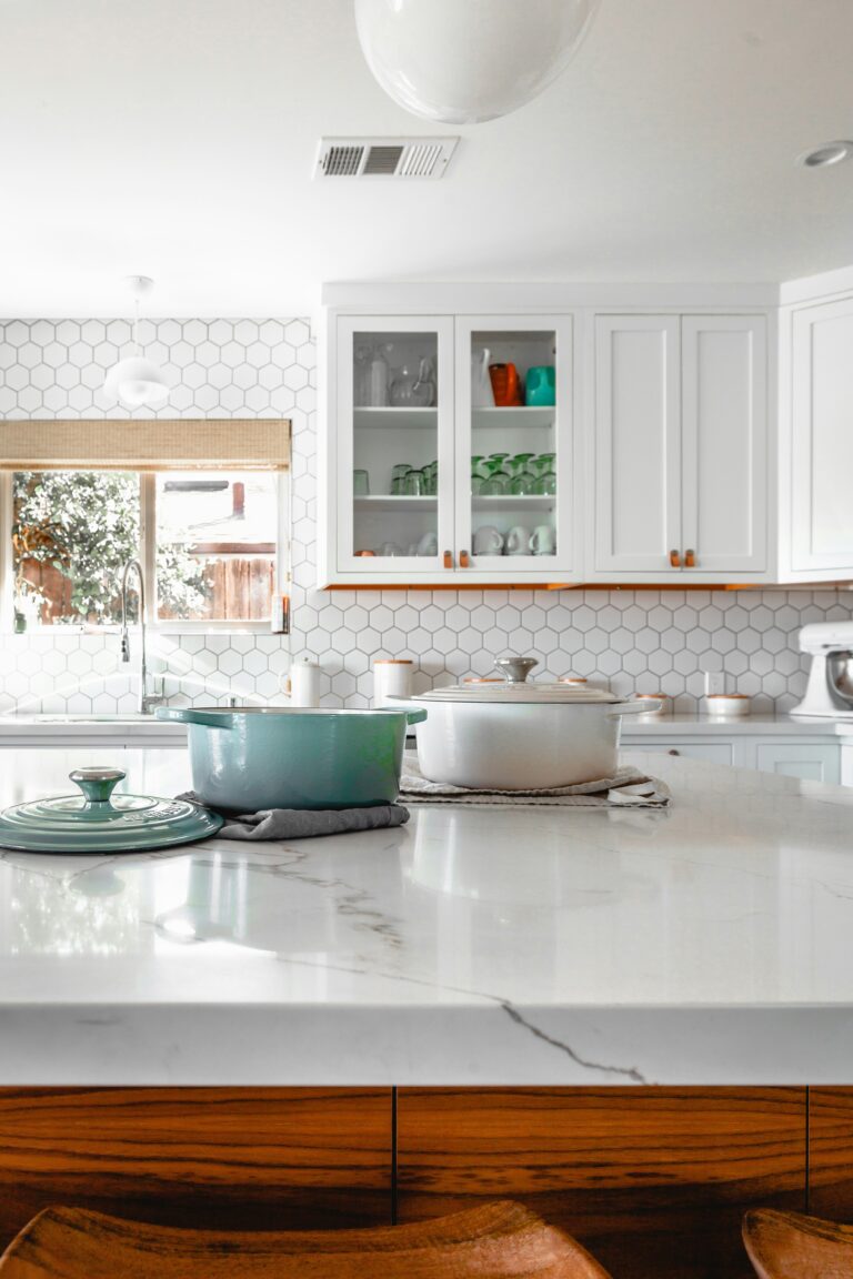 Can I put a hot pan on quartz